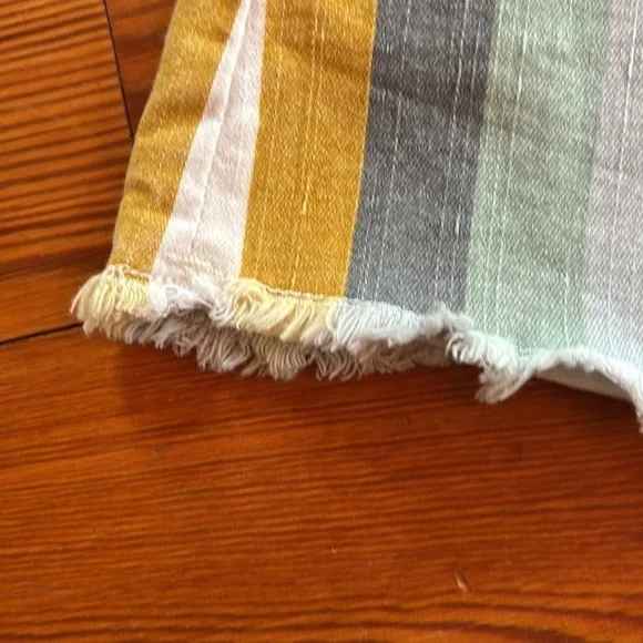 Altar'd State Girls Shorts W/Stripes White Gold Blue Green Gray Frayed Size XS - Picture 5 of 10